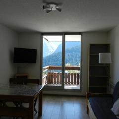 Appartement 6 pers, 1 cabine, au pied des pistes, balcon, ascenseur - FR-1-557A-50