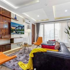 Magnificent Two Bedroom Apartment with Pool