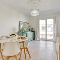 Stylish flat w balcony and seaview at the heart of Juan-les-Pins - Welkeys