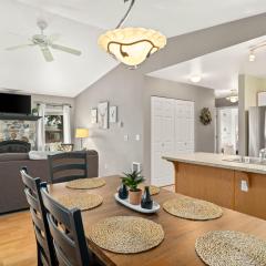 Walk to Downtown Festivities 2Bd2Ba Condo