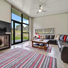 Ecocrackenback 19 Sustainable chalet close to the slopes