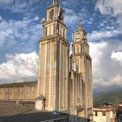 A su Merced entre Nubes, Montañas y Café.