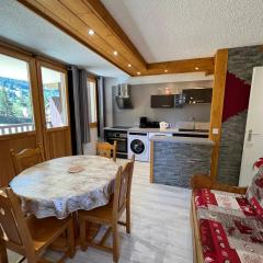 Appartement rénové 4 pers, terrasse, au pied des pistes à Val-Cenis - FR-1-508-178