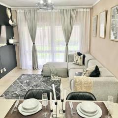 Newly decorated 1 bed Sunninghill Sandton 3 months minimum STAY