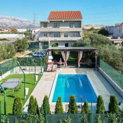 Amazing Home In Split With Outdoor Swimming Pool, 3 Bedrooms And Wifi