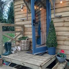 Cosy Double Shepherds Hut In Beautiful Wicklow With Underfloor Heating Throughout