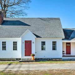 Charming Farmhouse Walk to Village and Trails!