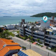 Apartamento com 02 dormitórios