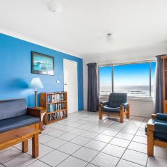 Absolute Beachfront Apartments 3T
