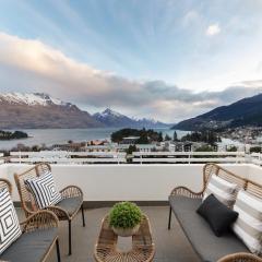 Panoramic Views - 10 minutes walk to Town
