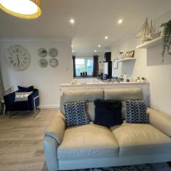 Holiday home, Tywyn, newly refurbished, great location