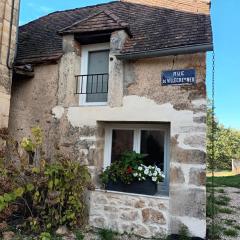 Gîte la Tanière classé 3 étoiles avec terrasse et piscine