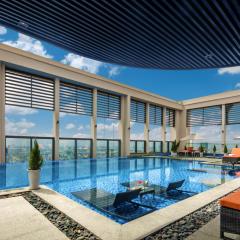 Luxury Beach Condo 5-star, Rooftop pool