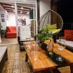 Luxurious three bedrooms apartment with two terraces