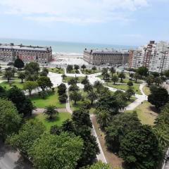 EN EL CORAZON DE LA FELIZ CON COCHERA PRIVADA INCLUIDA 3 AMBIENTES LUMINOSO vista al mar