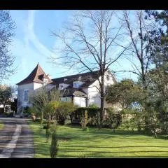 La Tour Des Quatre Chemins