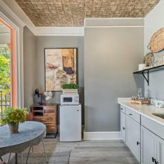 Comfy Louisville Studio about 3 Mi to Downtown