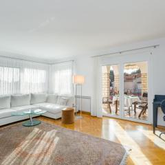 Elegant two-bedroom apartment with terrace in Rovinj