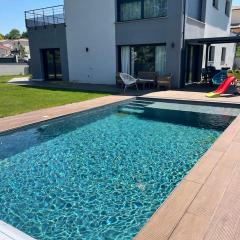 Villa spacieuse avec piscine à Deyme - 150 m²