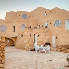 Farmhouse Villa in Gozo with large pool & garden