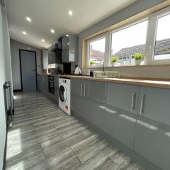 Newly refurbished 3 bedroom/2bathroom entire house