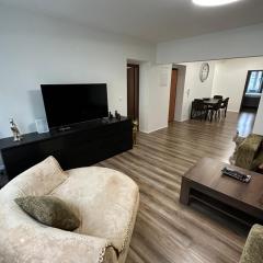 Spacious 3-Bedroom Apartment in the Historic Old Town Parking