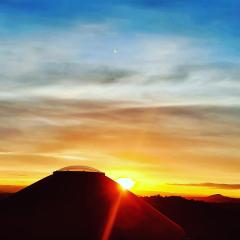Yourte ,volcans,randonnées,lacs,quiétude