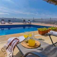 La Villa del Lago Iznájar by Ruralidays