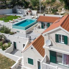 Luxury villa with private heated pool ,near Split