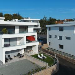 Modern Apartments Ina by the Beach