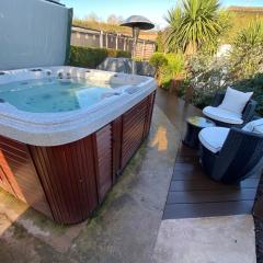 The Studio with Hot Tub in East Budleigh in beautiful countryside