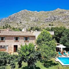 Lovely mallorquin farmhouse in Pollensa by Renthousing