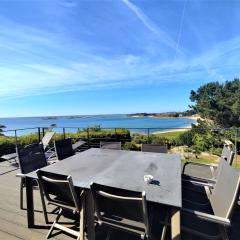 Villa vue mer avec terrasse de 50m2 donnant sur la plage de Goas Treiz à TREBEURDEN Ref-674