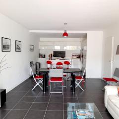 Appartement T3 Contemporain, Proche Plage et Centre, Parking Sécurisé, Wi-Fi - FR-1-319-11