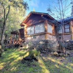 Cabaña Ciprés entre Bosques y Arroyo