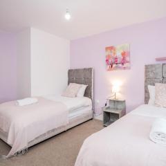 TMS Cheerful 5BDR house! Thurrock! Free Parking!