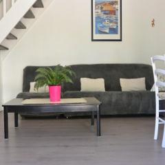 Villa mitoyenne T3 avec piscine et parking - FR-1-607-49