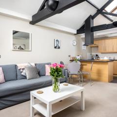 Curb Properties - Super Apartment Moments From Town Centre
