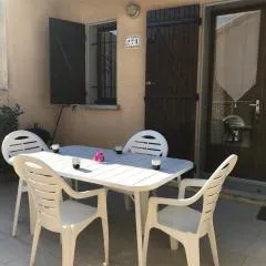 Pavillon T2 Mezzanine, 6 couchages, proche plage, terrasse, parking privé, TV, lave-linge - FR-1-81-92