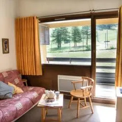 Duplex 3 pièces avec mezzanine, parking et balcon exposé sud sur les pistes - FR-1-266-64