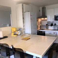 Appartement 2 pièces climatisé, parking privé, proche plage - FR-1-81-535