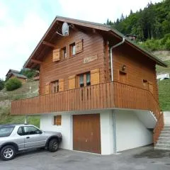 Chalet 3 étoiles avec grande terrasse, garage et accès aux randonnées - FR-1-573-52