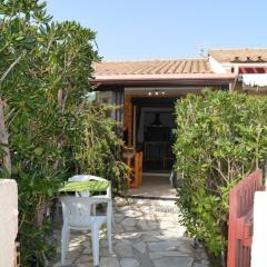 Maison climatisée 2 pièces/mez, 5 couchages, proche port et plage, parking, véranda, terrasse, animaux OK - FR-1-225D-110