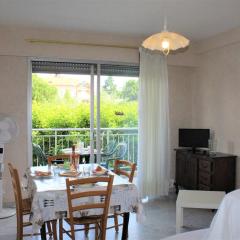 Studio Cosy avec Terrasse et Parking, à 30m de la Mer, Cagnes-sur-Mer - FR-1-252A-56