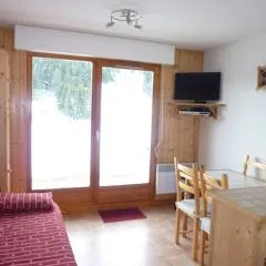 Charmant studio cabine avec terrasse au pied des montagnes - Le Biot - FR-1-573-22