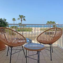 Santa Barbara A Beach front apartment with sea view and garage in Conil