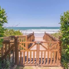 Frente ao mar com 03 dormitórios