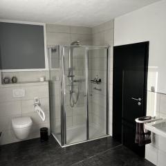 Ferienwohnung am See Dillich - Hunde willkommen - Eigener eingezäunter Garten - Ruhige Lage