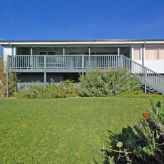 Beachfront Cottage on the Park