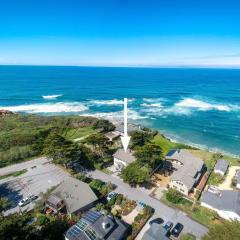 Oceanfront Home Retreat w Breathtaking Views of Fitzgerald Marine Reserve